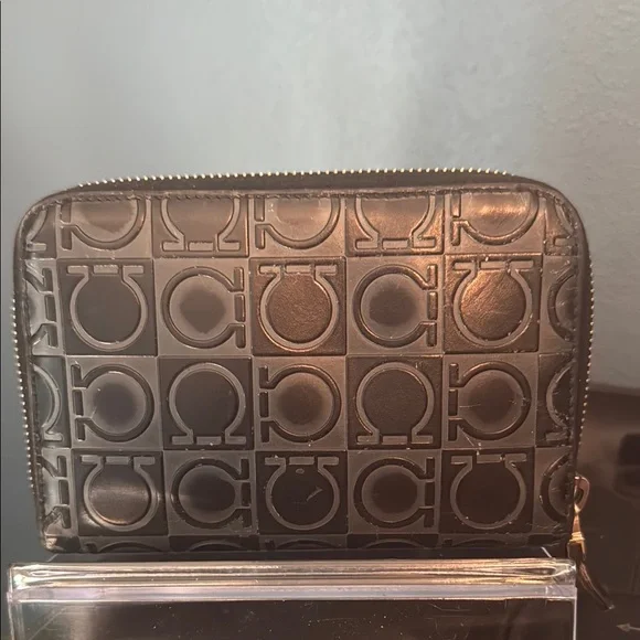Ferragamo Black Leather Wallet - Picture 1 of 10